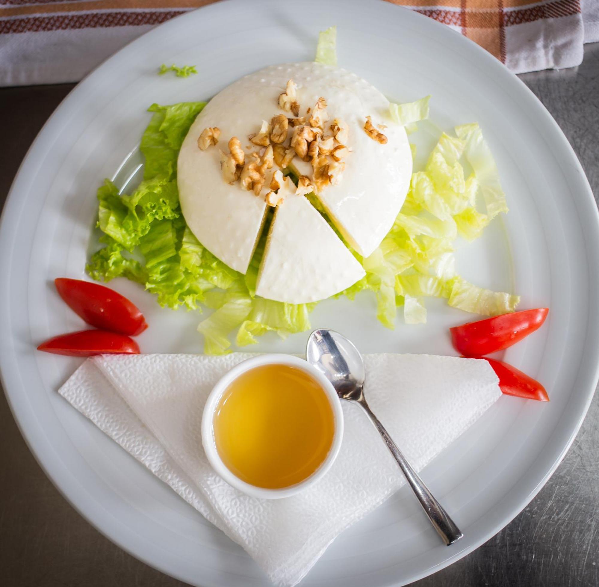 Hotel Restaurant Emblema Petrele Экстерьер фото