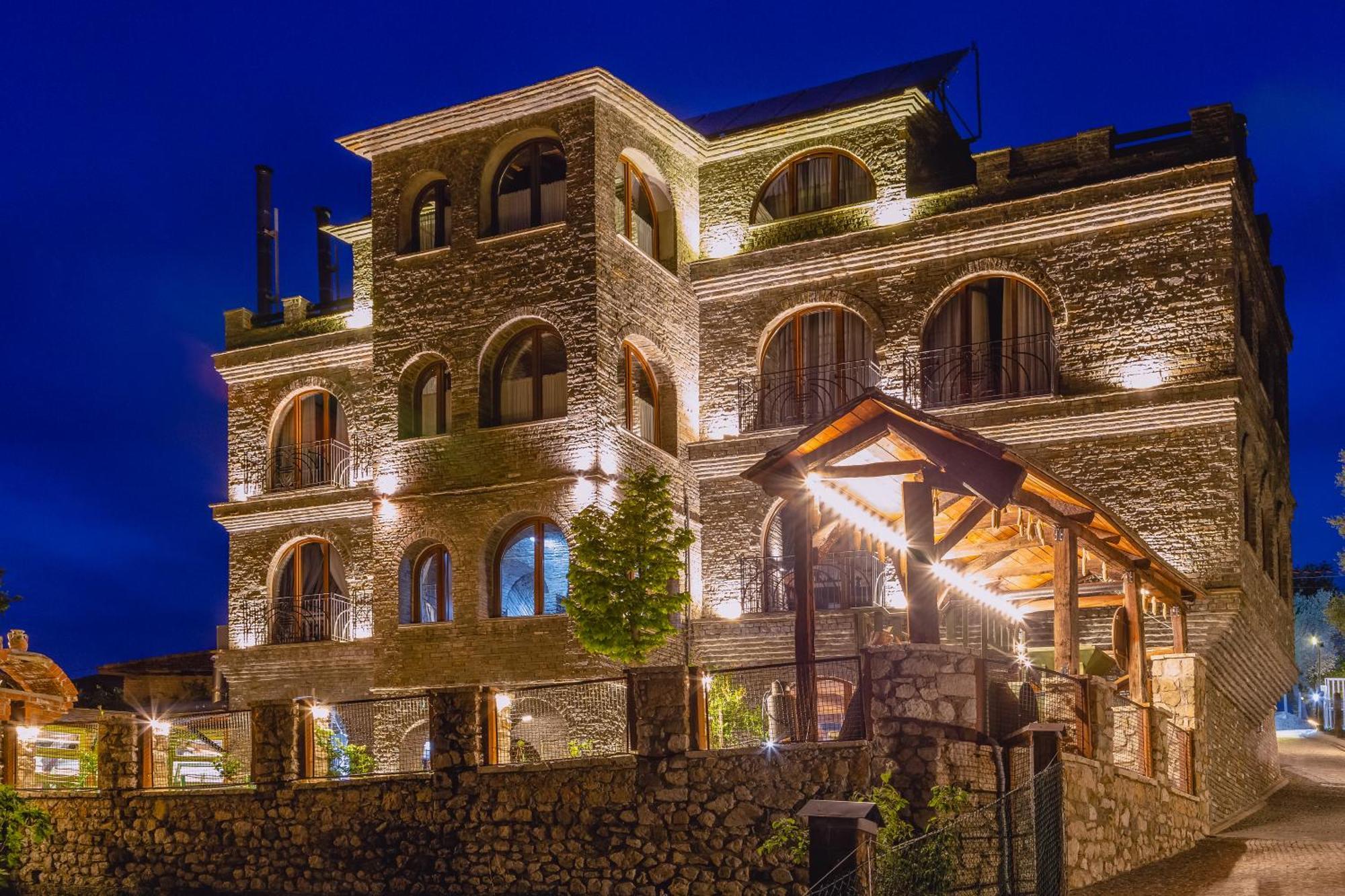 Hotel Restaurant Emblema Petrele Экстерьер фото