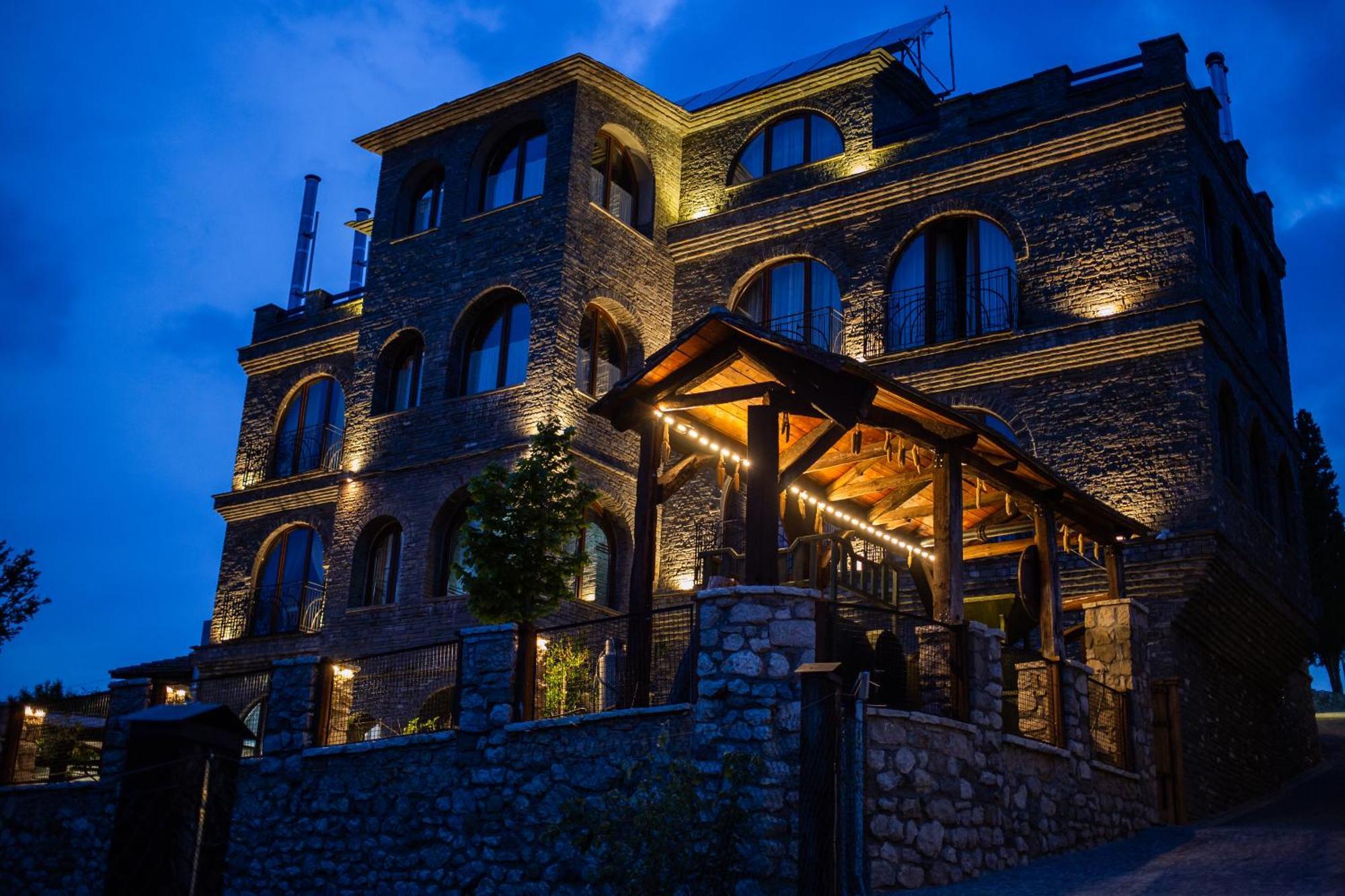 Hotel Restaurant Emblema Petrele Экстерьер фото
