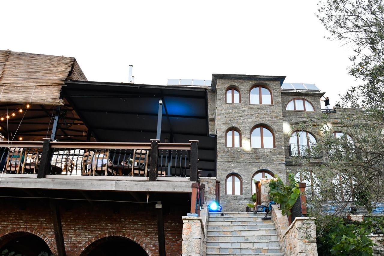 Hotel Restaurant Emblema Petrele Экстерьер фото