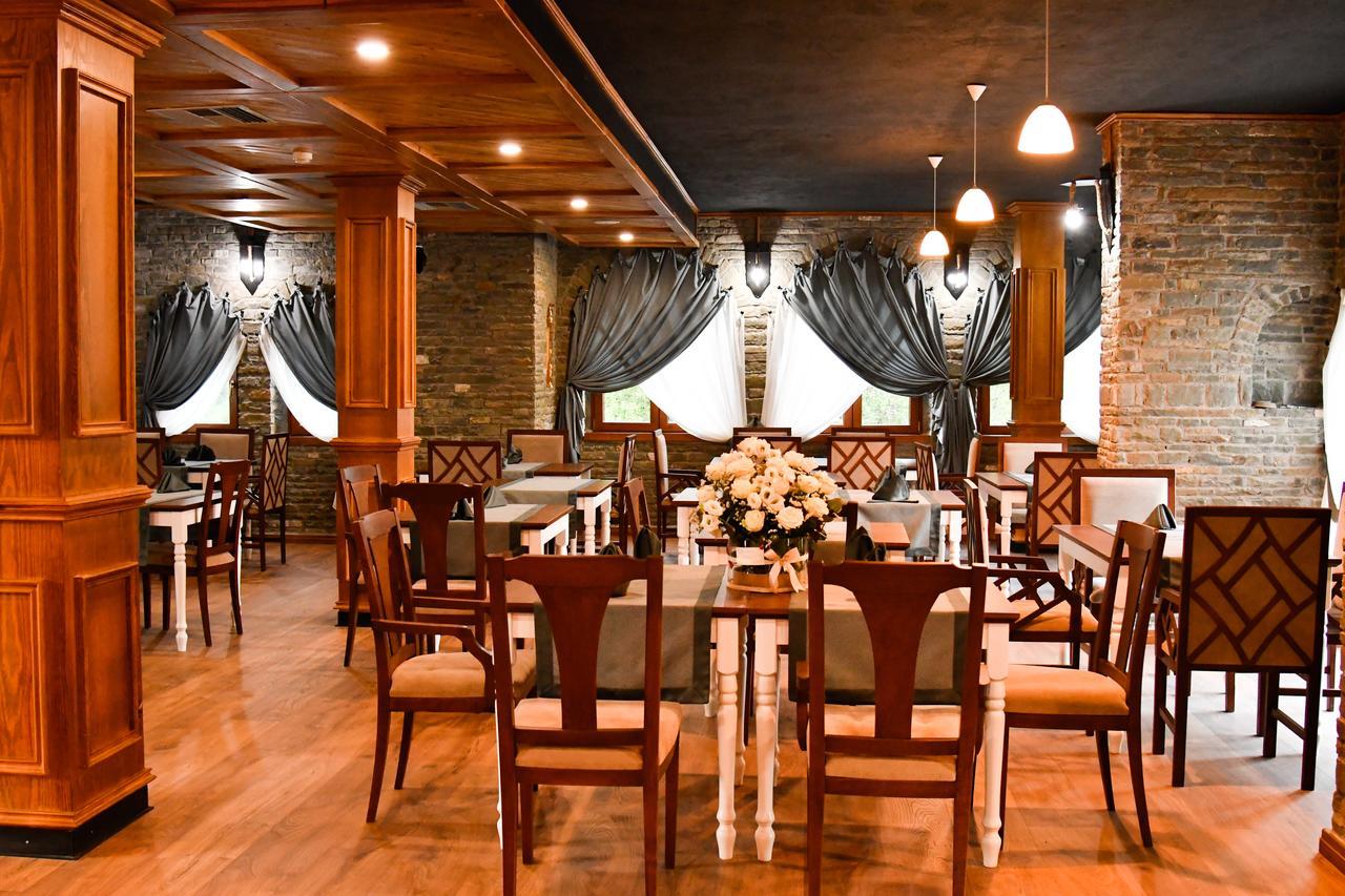 Hotel Restaurant Emblema Petrele Экстерьер фото