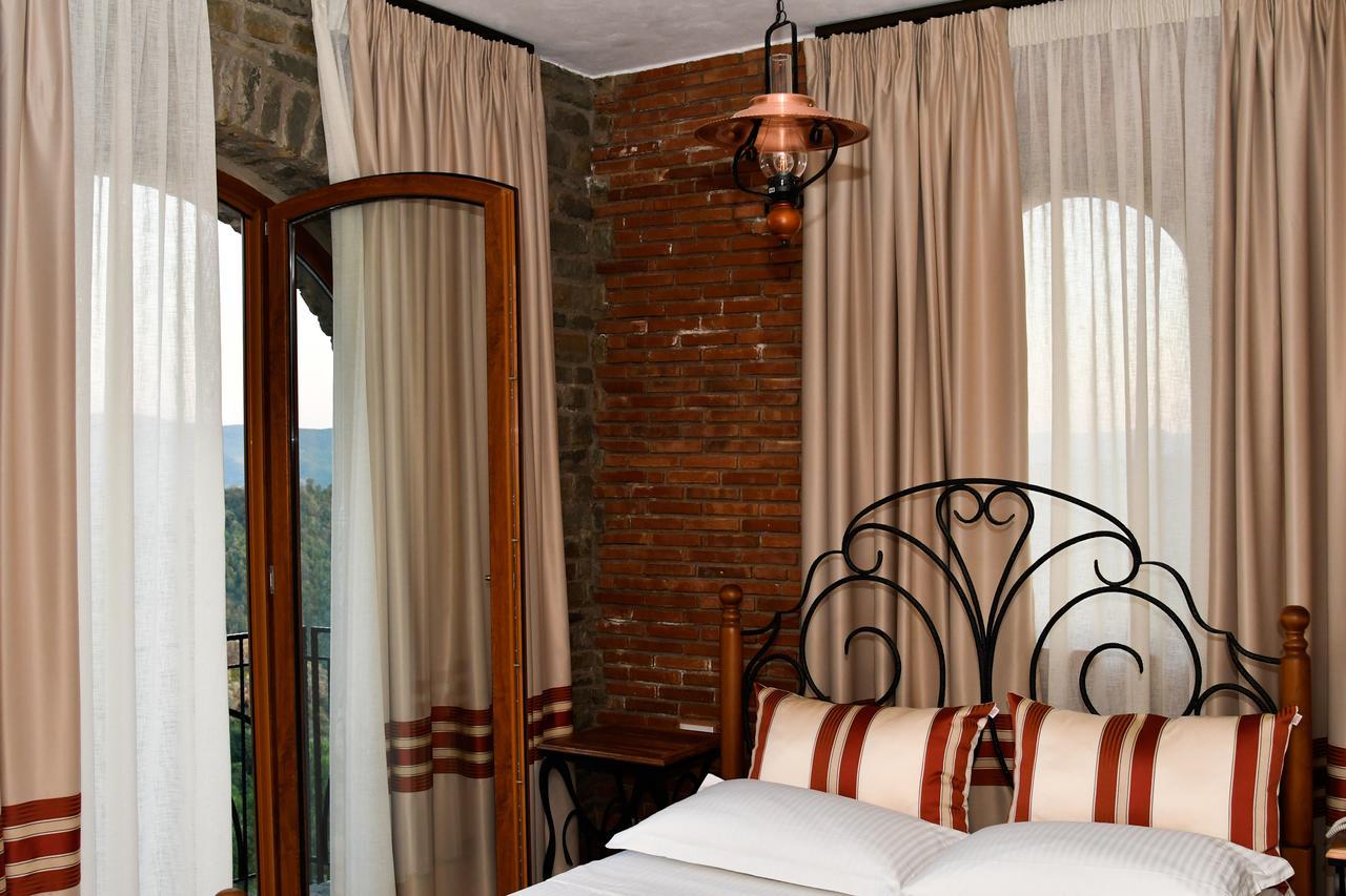 Hotel Restaurant Emblema Petrele Экстерьер фото