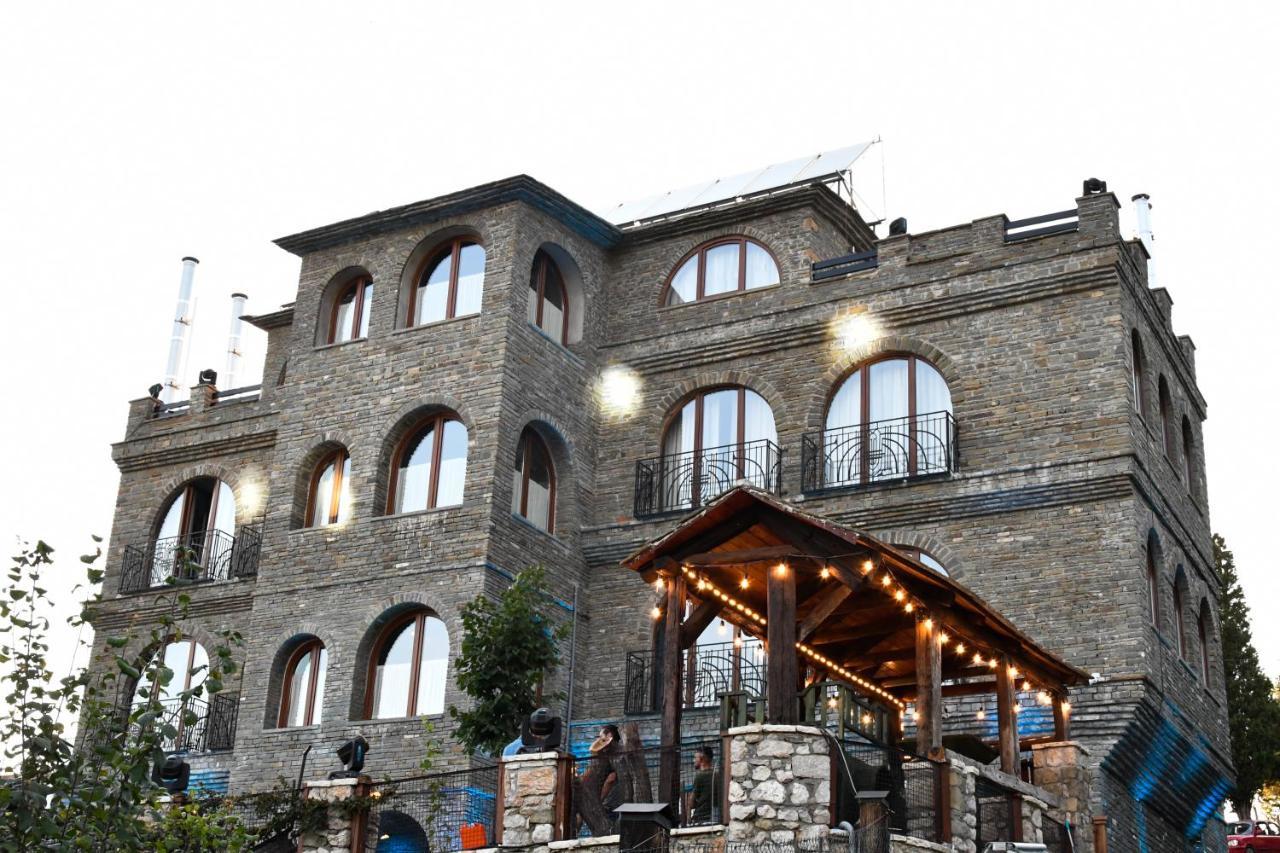 Hotel Restaurant Emblema Petrele Экстерьер фото