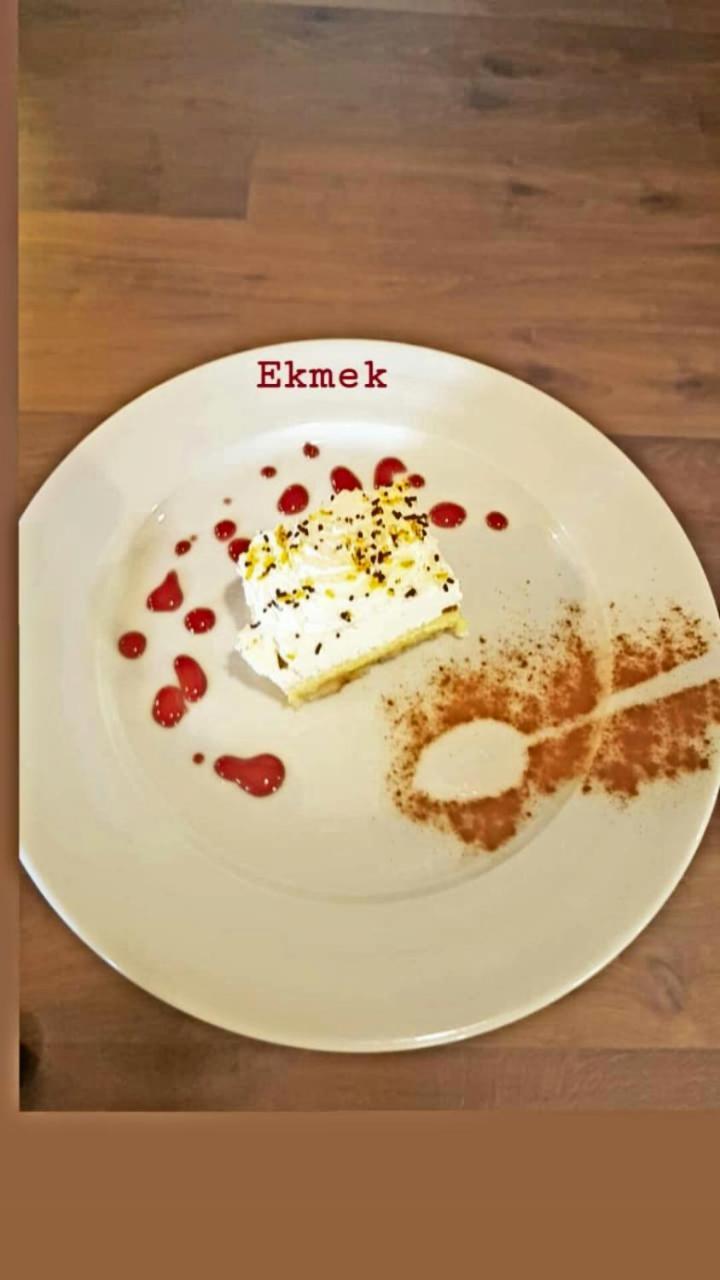 Hotel Restaurant Emblema Petrele Экстерьер фото