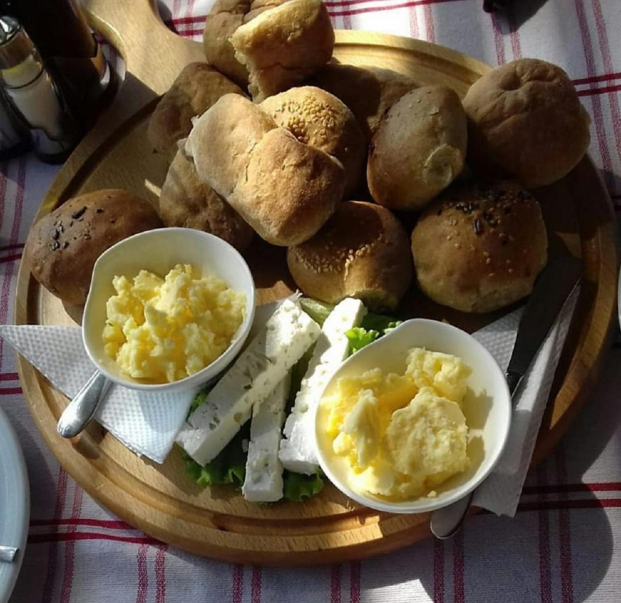 Hotel Restaurant Emblema Petrele Экстерьер фото
