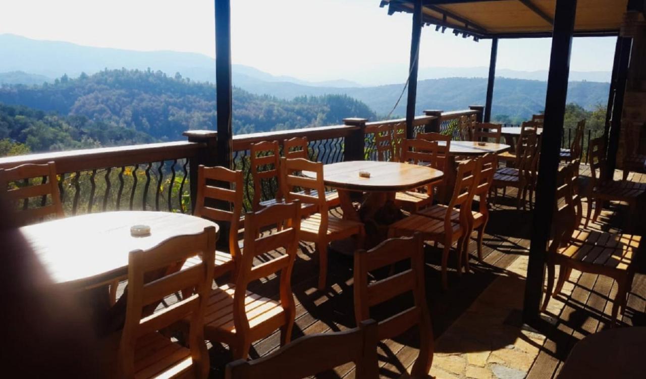 Hotel Restaurant Emblema Petrele Экстерьер фото
