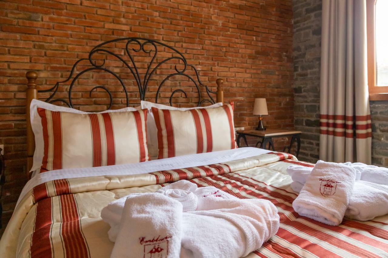 Hotel Restaurant Emblema Petrele Экстерьер фото