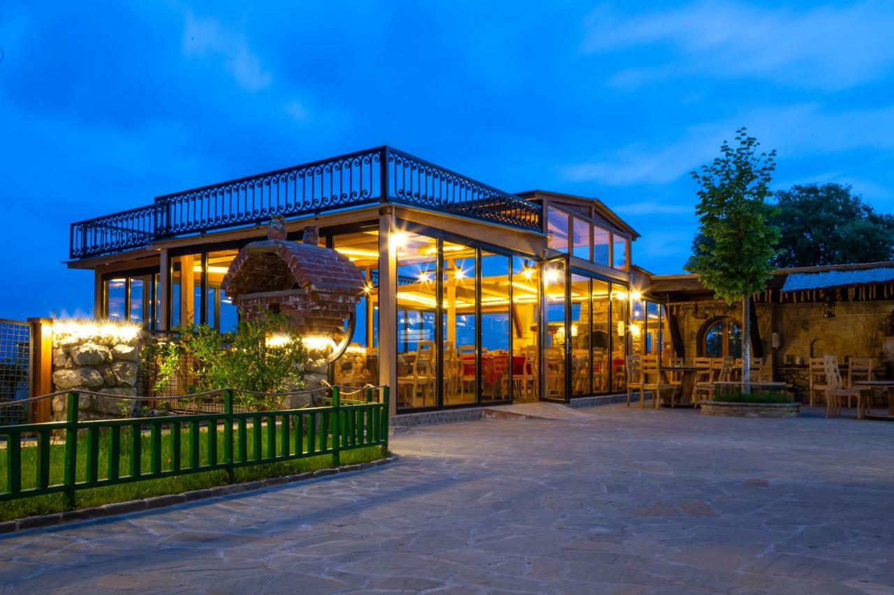 Hotel Restaurant Emblema Petrele Экстерьер фото